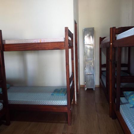 Livina Hostel Парати Екстериор снимка