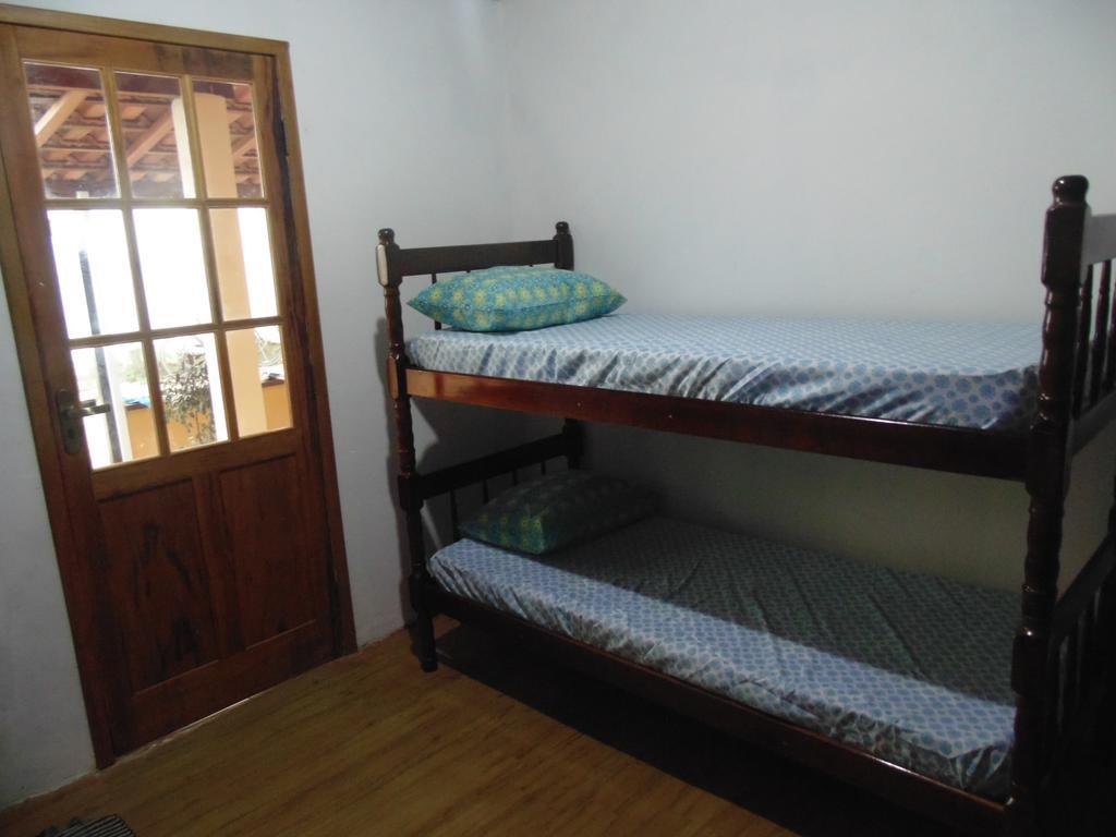 Livina Hostel Парати Екстериор снимка