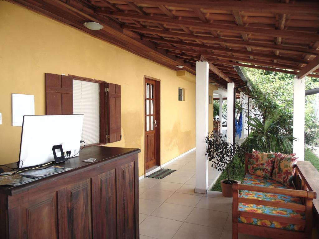 Livina Hostel Парати Екстериор снимка